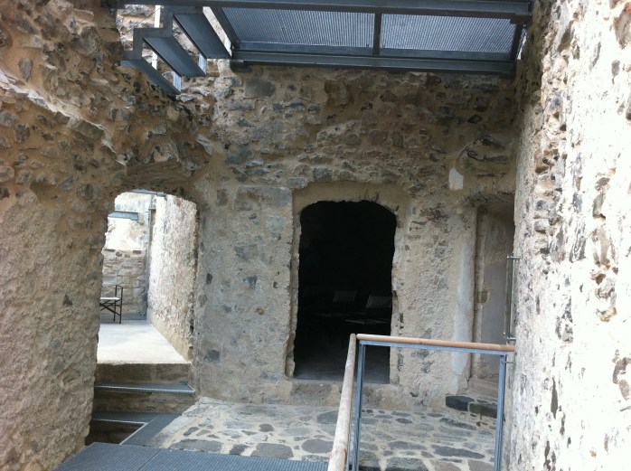 Atrio deposito accesso ai piani superori